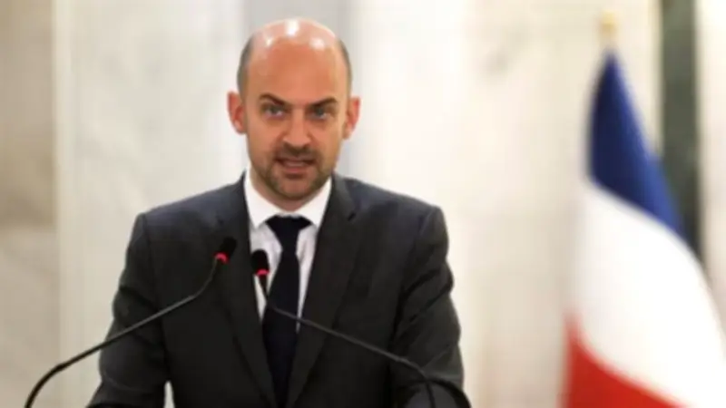 فرنسا تعارض بشدة الهجمات على البنى التحتية المدنية وتأمل ألا ينفذ ترامب تهديداته ضد إيران