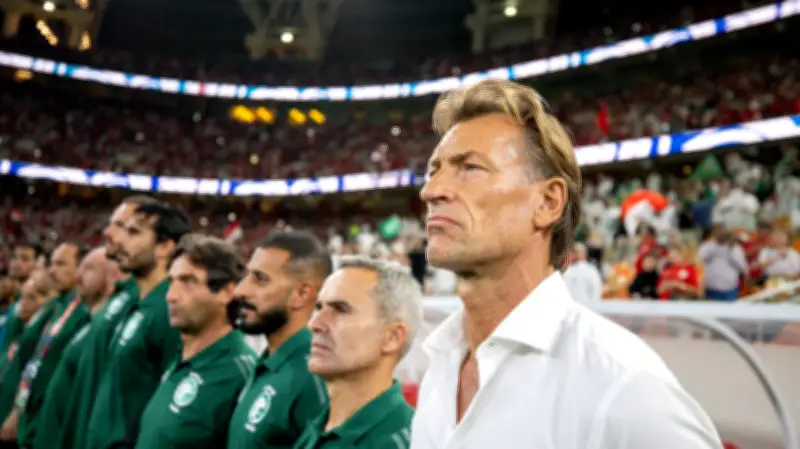 عاصفة الجدل تعود: صحفي إيطالي يثير الشكوك حول مستقبل رينارد مع المنتخب السعودي