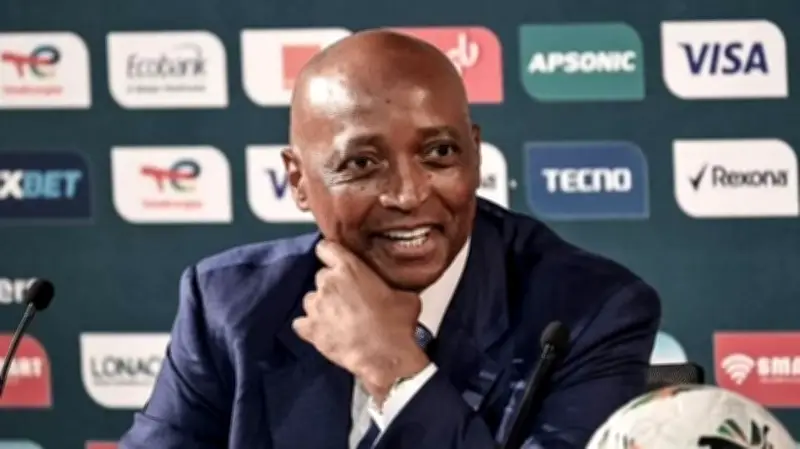 تحرّك مفاجئ من الكاف: رئيس الاتحاد يزور السنغال لاحتواء أزمة لقب كأس الأمم الأفريقية