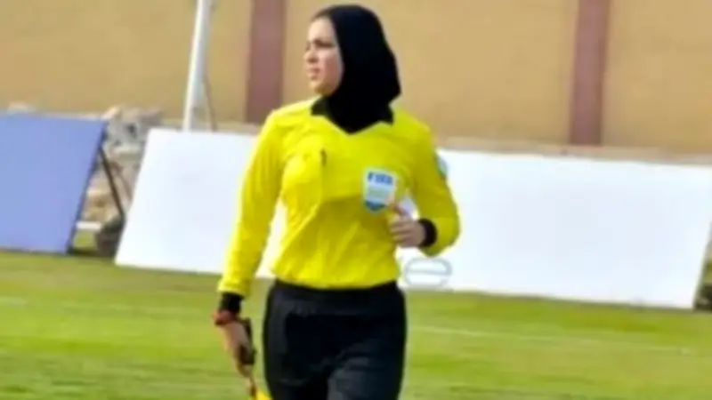إعلامي يكشف تفاصيل استبعاد يارا عاطف من إدارة المباريات في دوري الكرة النسائية