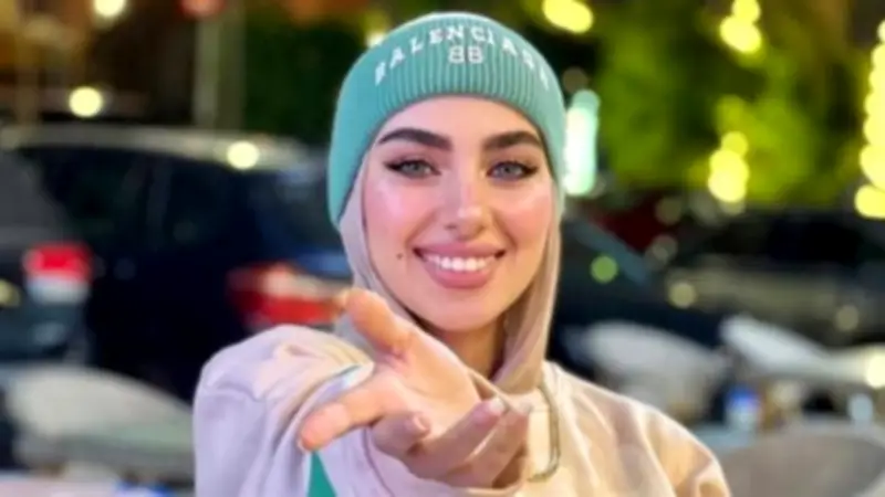 محكمة القاهرة الاقتصادية تنظر استئناف بلوجر الأزياء هدير عاطف وطليقها في قضية النصب