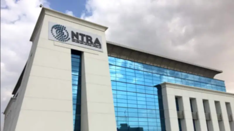 محافظ دمياط يتفقد مشروع تطوير طريق رأس البر الغربي ويستعرض نسب الإنجاز