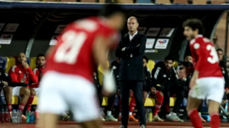 توروب يهاجم إهدار الفرص ويرفض جودة الملاعب بعد تعادل الأهلي مع سيراميكا