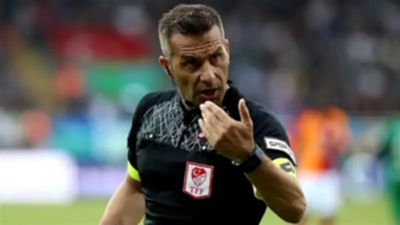 حكم تركي سابق يؤكد استحقاق الأهلي لركلة جزاء في مباراة سيراميكا كليوباترا