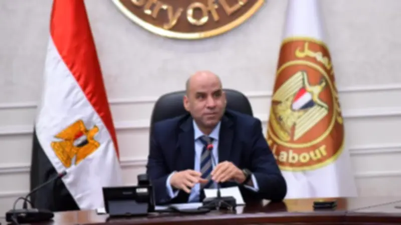 وزير العمل يعلن إجازة شم النسيم مدفوعة الأجر للعاملين في القطاع الخاص