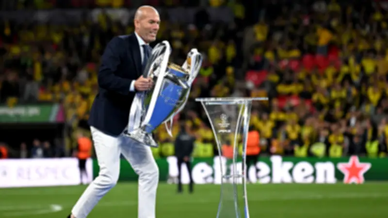 شبح زيدان يخيف ريال مدريد.. موسم صفري جديد يهدد الملكي بعد خسارة بايرن ميونخ