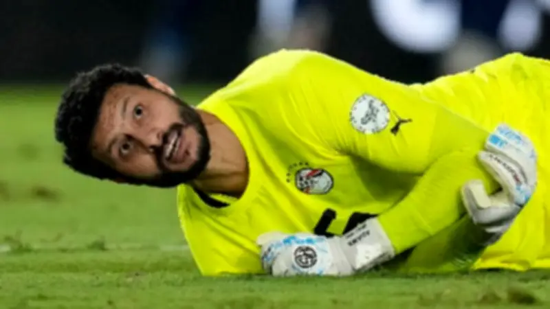 شبح الإيقاف الطويل يطارد الشناوي بعد واقعة مباراة الأهلي وسيراميكا.. تفاصيل الأزمة