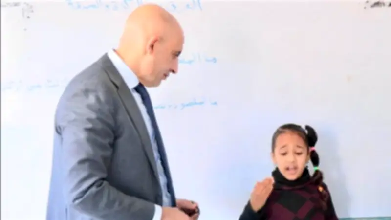 وزير التعليم يشيد بموهبة طالبة في الشرقية خلال جولة تفقدية ويؤكد انتظام الدراسة