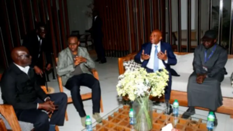 رئيس الكاف يصل السنغال في زيارة غامضة بعد أزمة سحب لقب أمم أفريقيا