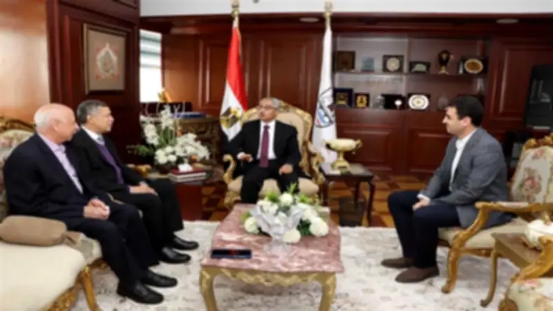 محافظ بني سويف يبحث مع مجموعة العربي خطط التوسع الصناعي وزيادة فرص العمل