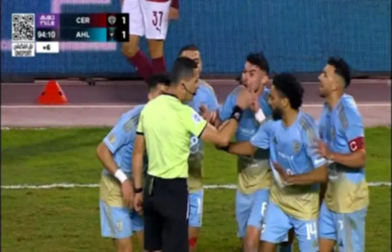 كواليس خلاف محمود وفا وغرفة الفار في مباراة الأهلي وسيراميكا