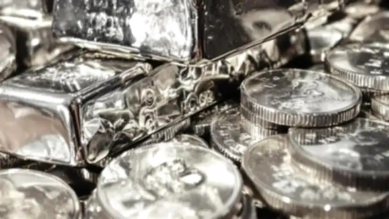الفضة تستعيد بريقها: ارتفاع قوي في الأسعار عالمياً ومحلياً بعد اتفاق أمريكي إيراني