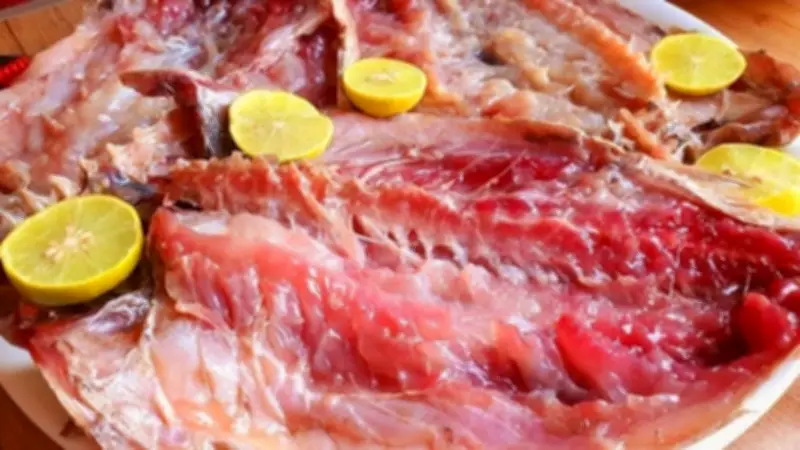 لتجنب التسمم الغذائي.. كيف تختار الفسيخ المضمون لشم النسيم؟