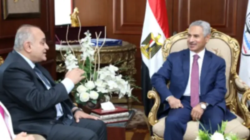 محافظ بني سويف يناقش مع نائب وزير المالية آليات تمويل المشروعات التنموية وتعزيز الشفافية