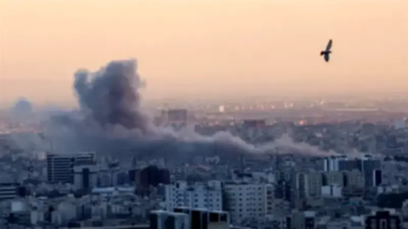 إعلام إيراني: انفجارات في طهران وتفعيل الدفاعات الجوية وسط نفي أمريكي وإسرائيلي عن ضرب مصفاة نفط