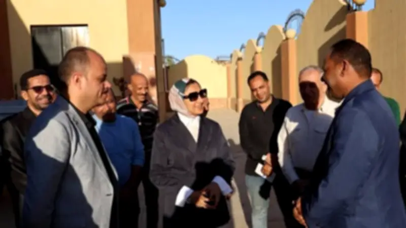 محافظ الوادي الجديد تتفقد استعدادات تشغيل المجزر نصف الآلي بالخارجة وتعلن عن وحدة تدوير لمخلفات النخيل