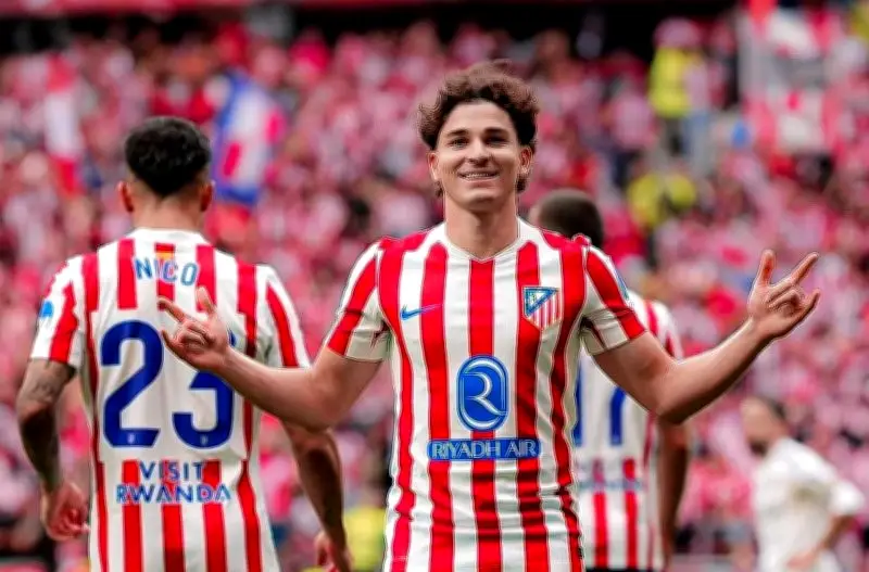 أتلتيكو مدريد يسحق برشلونة بثنائية في ذهاب دوري أبطال أوروبا