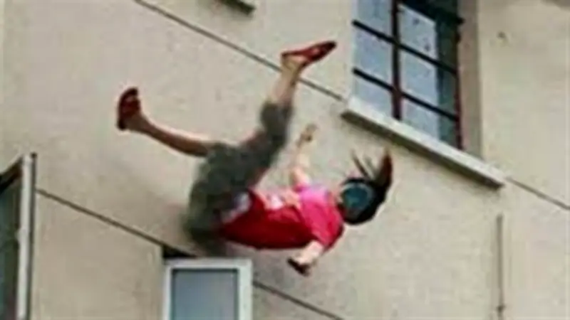 سقوط سيدتين من علو في المنيا: حادثان منفصلان يثيران القلق ويستدعيان الرعاية الطبية