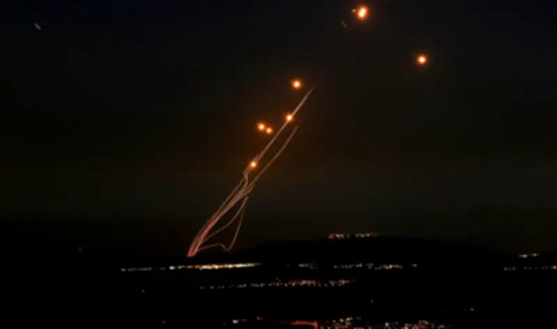 صفارات الإنذار تدوي في مناطق شمال إسرائيل وسط تصاعد التوترات الأمنية