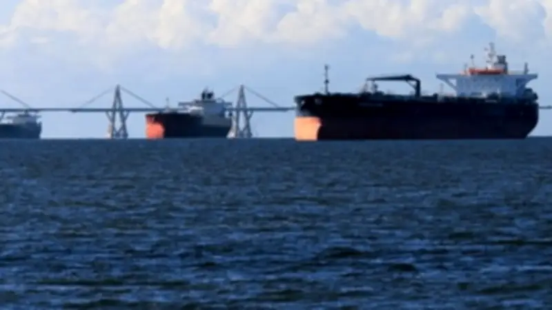 إيران تفرض رسوم عبور هرمز بالعملات المشفرة واليوان الصيني