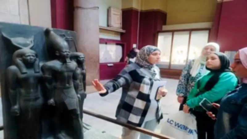 المتحف المصري يستقبل جولة تثقيفية حول التراث والبيئة لتعزيز الوعي الثقافي