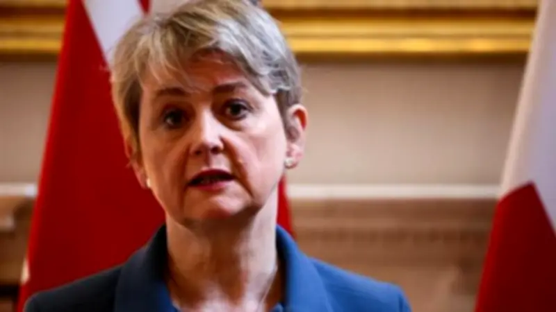 لندن تحذر ترامب من تسليم السيطرة على مضيق هرمز لإيران وسط تصاعد التوترات