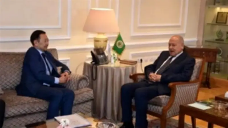 أبو الغيط يستقبل أمين عام تجمع "سيكا" ويناقش تطورات الشرق الأوسط والأوضاع الإقليمية