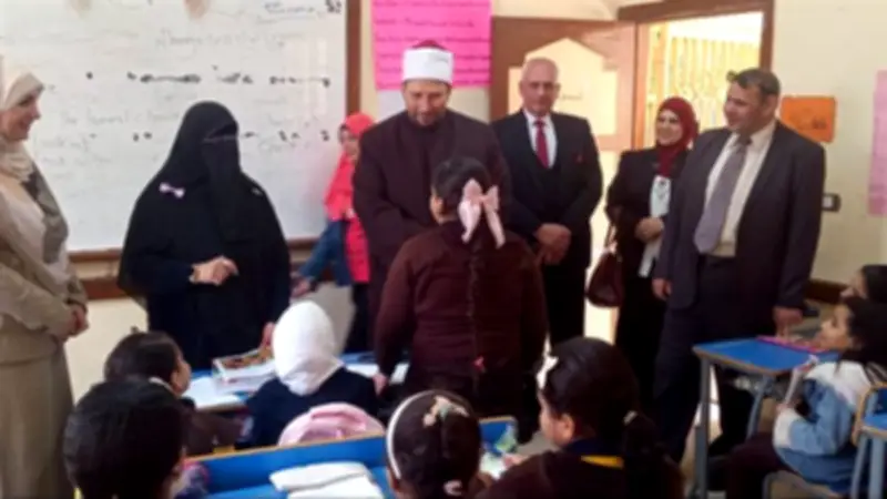 رئيس الإسكندرية الأزهرية يزور معهدي فتيات محرم خلال أعمال المراجعة الخارجية