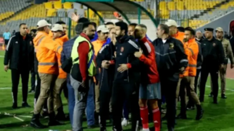 توروب يرفض منح راحة للاعبين.. والأهلي يتقدم بشكوى ضد حكم مباراة سيراميكا