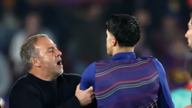 ليفاندوفسكي يشعر بخيبة أمل بعد استبداله في مباراة برشلونة وأتلتيكو مدريد