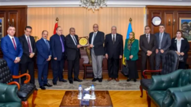 محافظ الإسكندرية يستقبل نائب رئيس هيئة قضايا الدولة لتعزيز التعاون القانوني