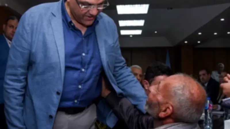 محافظ الإسكندرية يهنئ البابا تواضروس الثاني بعيد القيامة المجيد