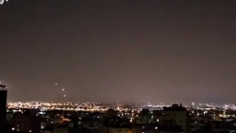 إطلاق صواريخ من لبنان نحو إسرائيل واستهداف دبابة ميركافا بحزب الله