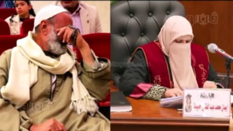 دموع الأب تفيض فخراً.. باحثة تهدي رسالة الدكتوراه لوالدها الذي علمها كيف تمسك القلم