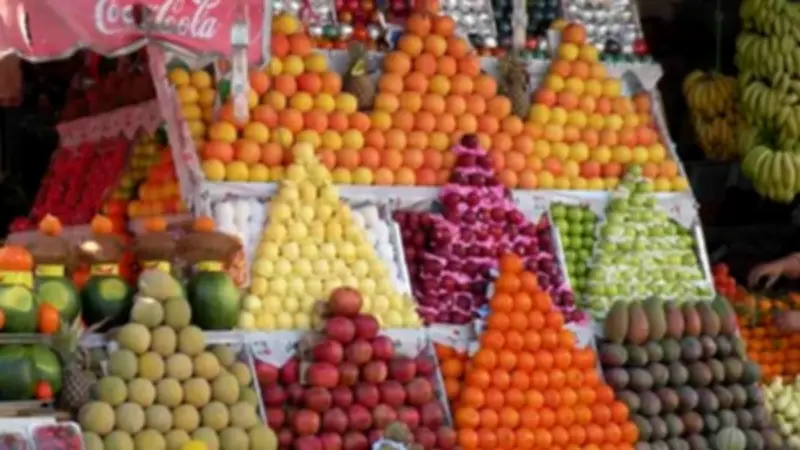 تباين أسعار الفاكهة في أسواق المنيا مع بداية الموسم الصيفي