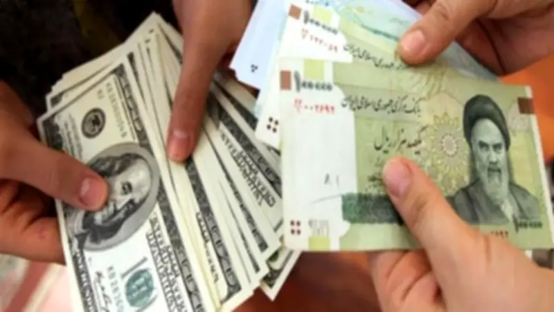 إيران تطرح فرض رسوم عبور مضيق هرمز بالريال المحلي لتحدي هيمنة الدولار