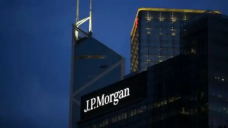 جي بي مورجان يحذر: استمرار تعطل مضيق هرمز قد يدفع أسعار النفط إلى قمم الحرب مجدداً