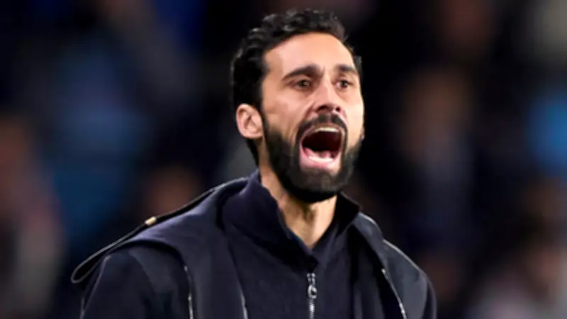 أربيلوا ينتقد التحكيم بشدة بعد تعادل ريال مدريد: ركلة مبابي جزاء حتى على القمر