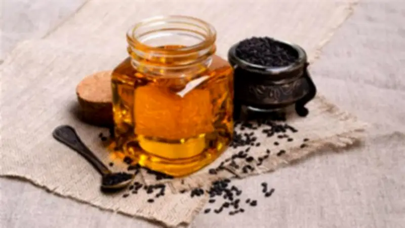 حبة البركة مع عسل النحل: وصفة طبيعية لتعزيز المناعة ومقاومة الأمراض