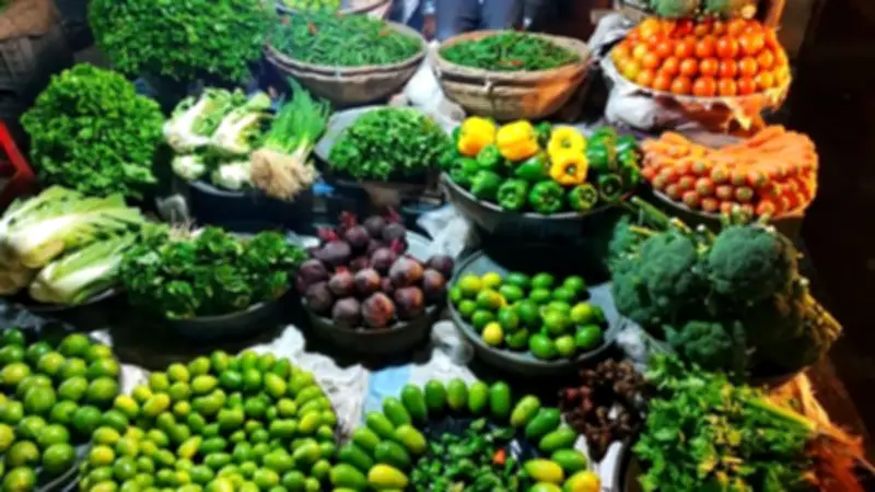 أسعار الخضار تشهد تباينًا ملحوظًا في سوق العبور مع ارتفاع البسلة والفلفل وانخفاض الباذنجان والخيار
