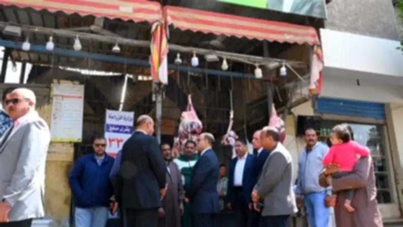 محافظ الغربية يتفقد منفذ بيع اللحوم المخفضة ويشدد على نظافة الشوارع استعدادًا للعيد