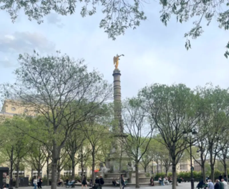 تماثيل أبي الهول بساحة شاتليه بباريس تربط الفرنسيين بكنوز الحضارة الفرعونية