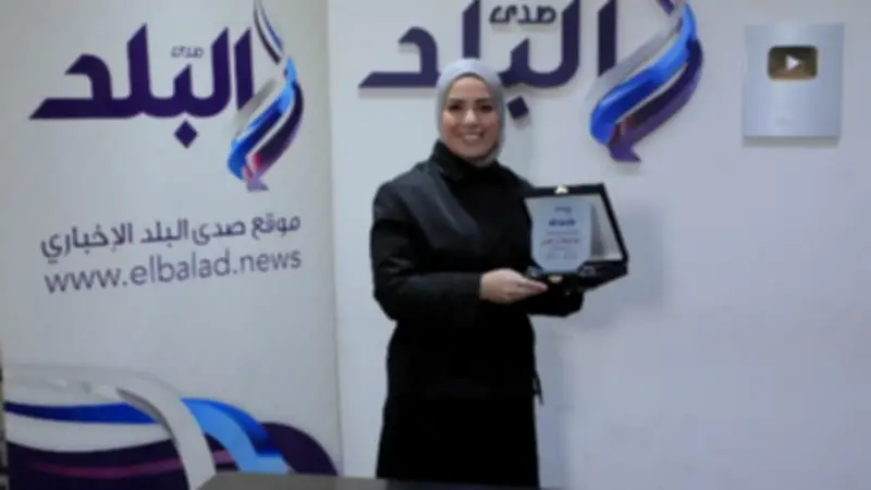 آية عبدالرحمن تكشف تفاصيل لقائها العفوي مع الرئيس السيسي في المطار