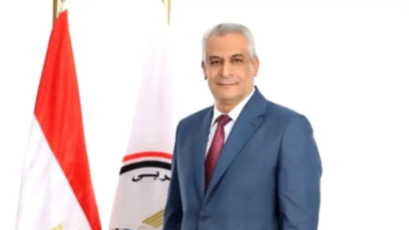 وزير الإنتاج الحربي يهنئ البابا تواضروس بعيد القيامة في لقاء بالكاتدرائية المرقسية