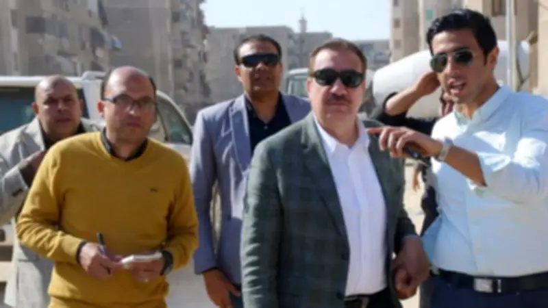 محافظ بورسعيد يتفقد مشروع تطوير شارع محمد المناخلي في حي الزهور