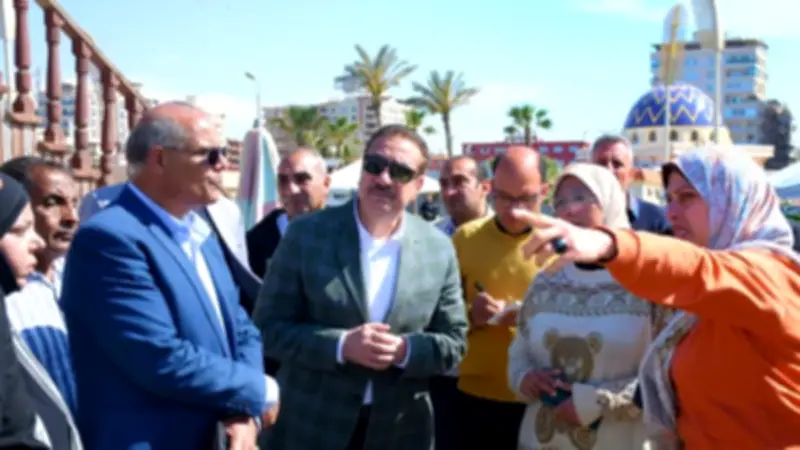 محافظ بورسعيد يتابع استعدادات شاطئ المدينة لاستقبال أعياد الربيع لليوم الثاني