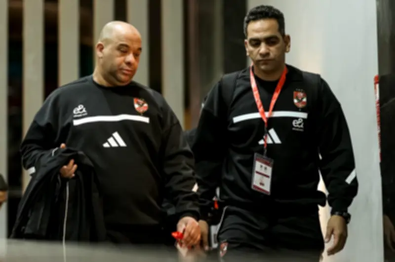 وليد صلاح الدين يعود إلى دكة الأهلي بعد انتهاء فترة الإيقاف أمام بيراميدز