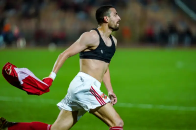 تألق طاهر محمد طه.. هدفه الجديد يضيف إلى سجله المميز مع الأهلي