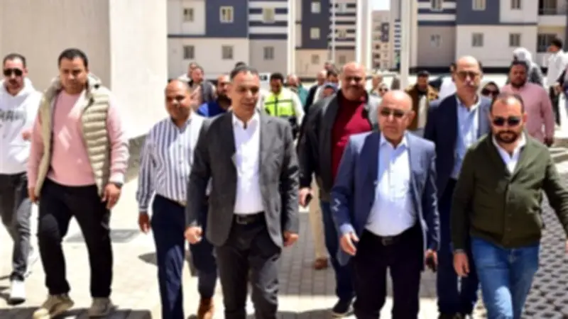 مسؤولو الإسكان يتفقدون مشروعات "ديارنا" و"سكن لكل المصريين" في أكتوبر الجديدة