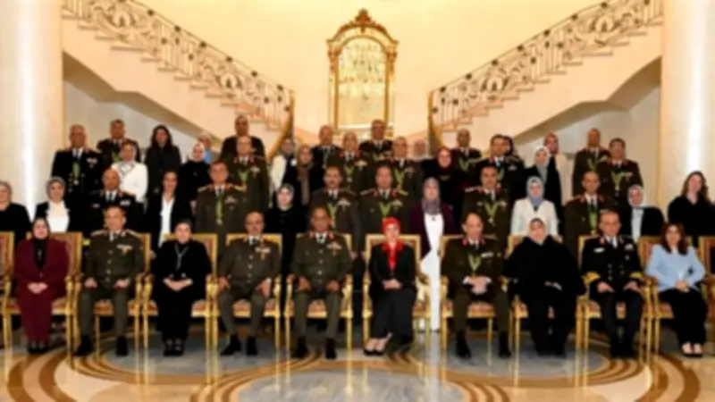 وزير الدفاع يشهد تكريم قادة القوات المسلحة وتقليدهم وسام الجمهورية